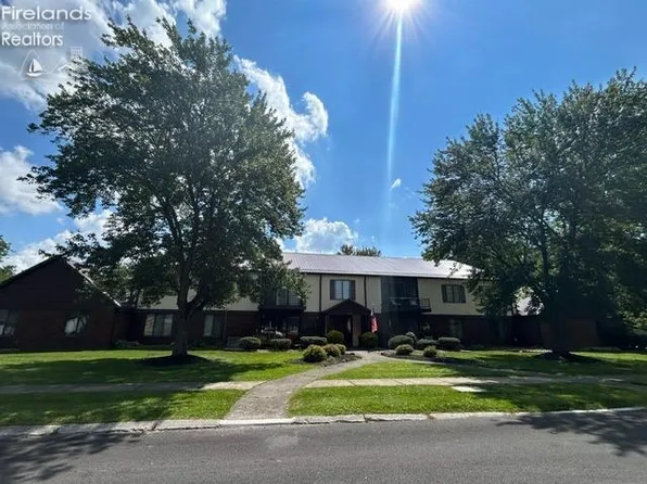105 River Bend Dr Unit 4, Norwalk, OH 44857