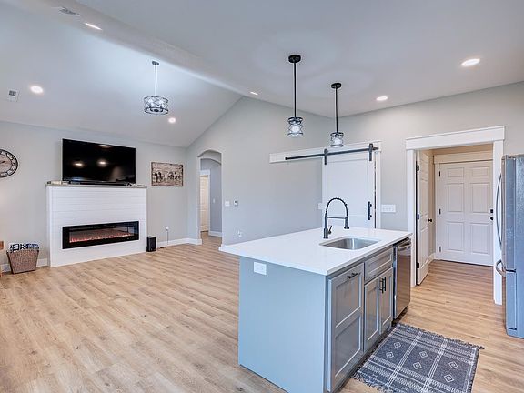 5th image of 1205 E Park Glen Ct