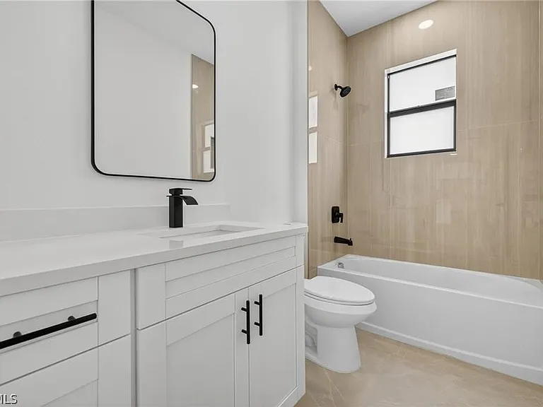 208 Pembroke St — Photo 13