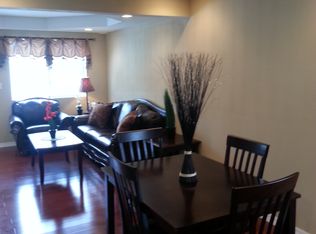 1525 E Pleasant View Dr, Des Moines, IA 50320