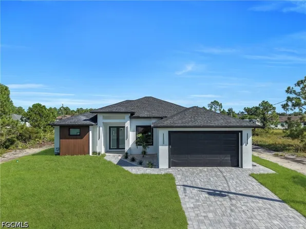 2810 42nd St W, Lehigh Acres, FL 33971