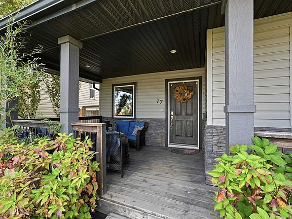 3rd image of 77 W Aztec Cres