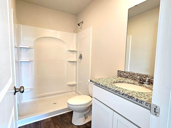 4th image of 329 Dermont Dr