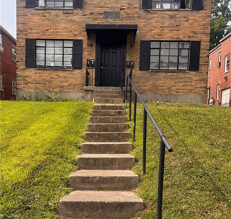 1st image of 212 E Bruce Ave