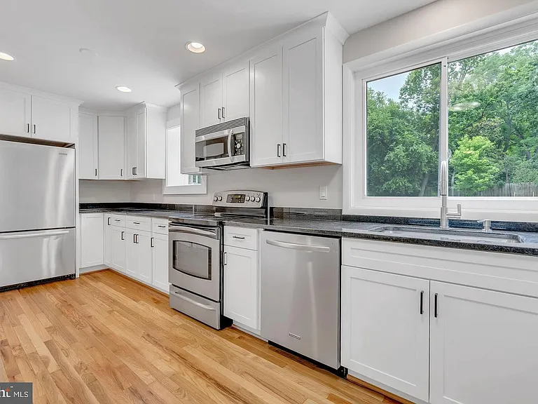 10911 Chandler Rd — Photo 15