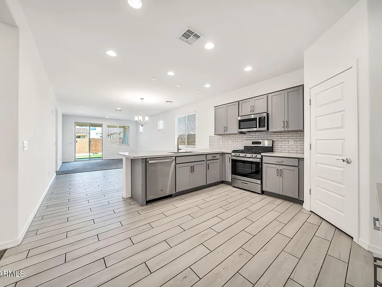 8830 W Pasadena Ave — Photo 29