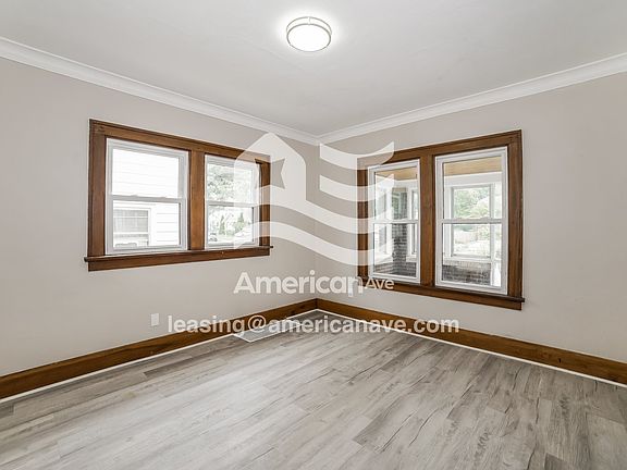 1346886_004_dining_room_13951076.jpg