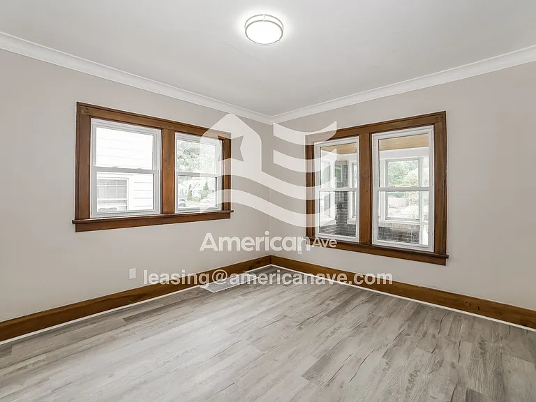 1346886_004_dining_room_13951076.jpg