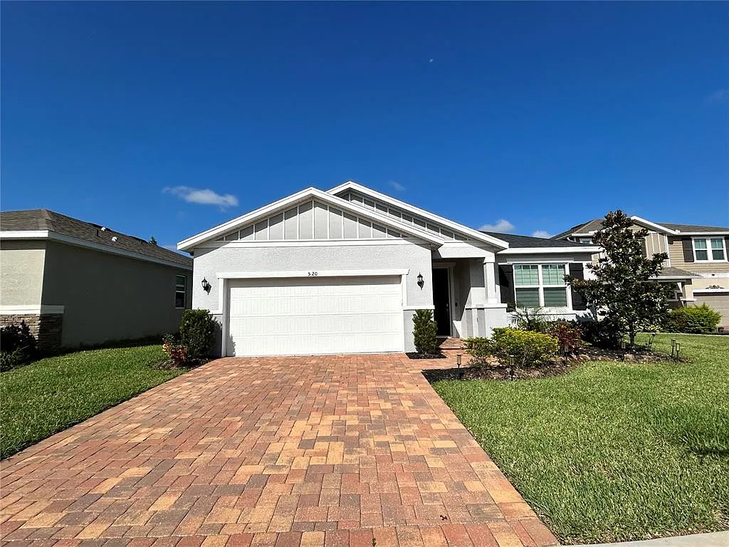 4 bed, 3.0 bath, 2328 sqft, $2,700 — Photo 4