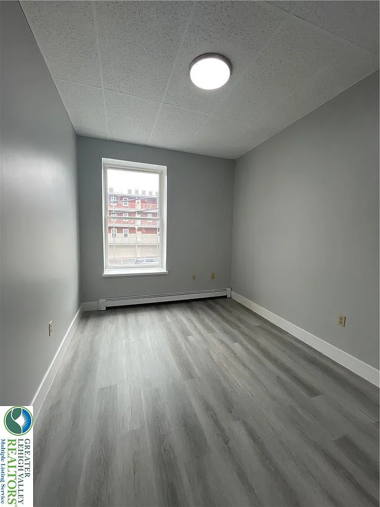 1 bed, 600 sqft, $1,150 — Photo 3