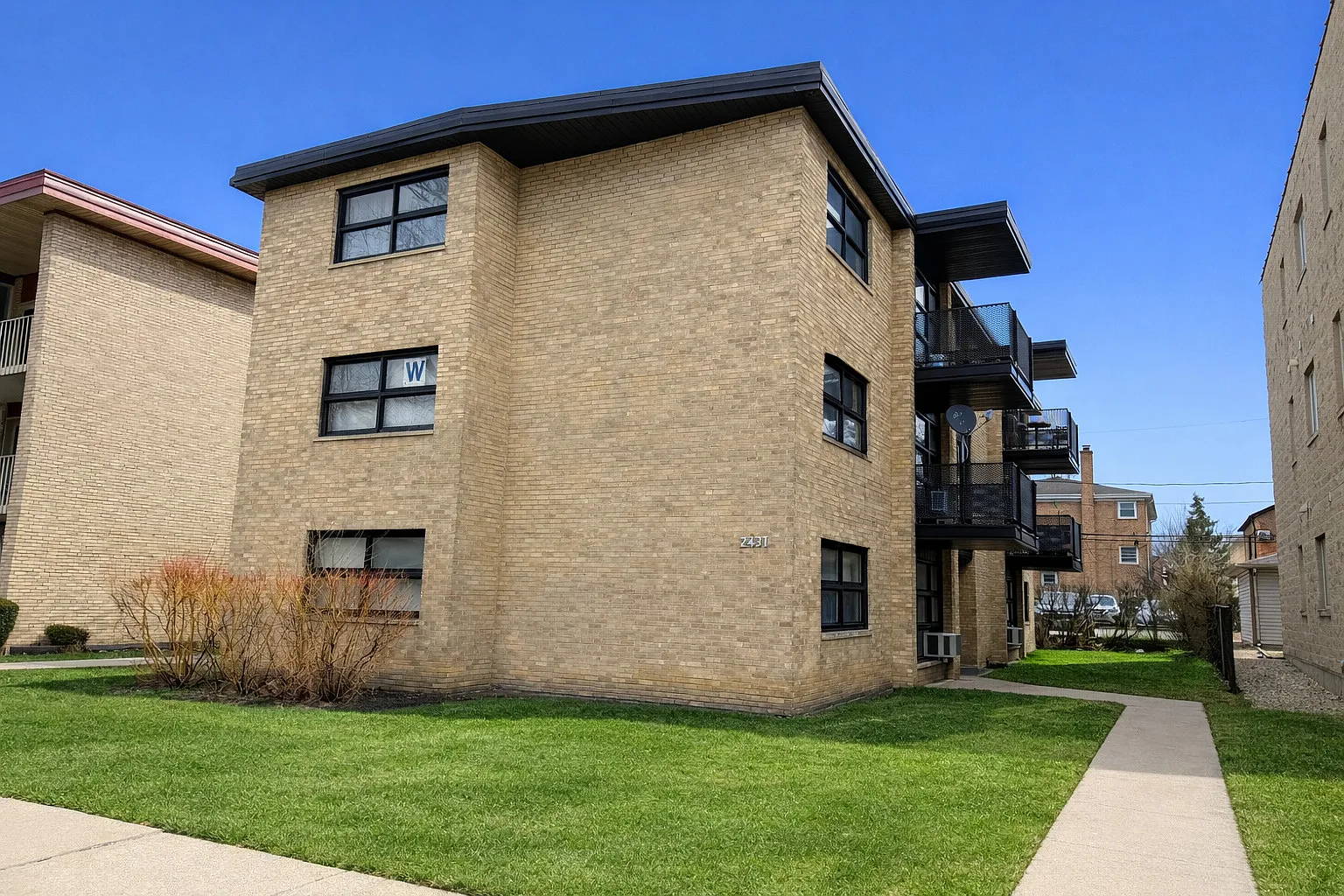 2 bed, 1200 sqft, $2,100 — Photo 1