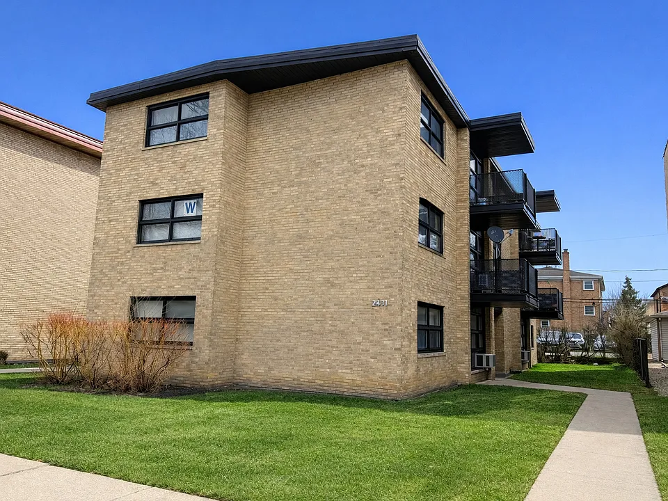 2431 N 76th Ct #2