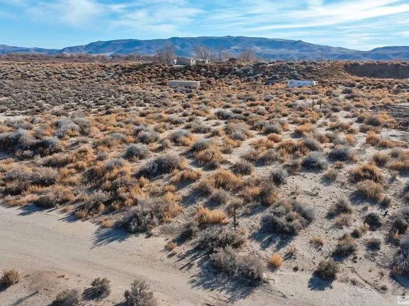 3515 E 10th St, Silver Springs, NV 89429