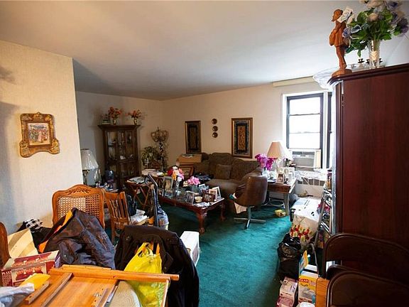 3rd image of 2525 W 2nd St APT 3F