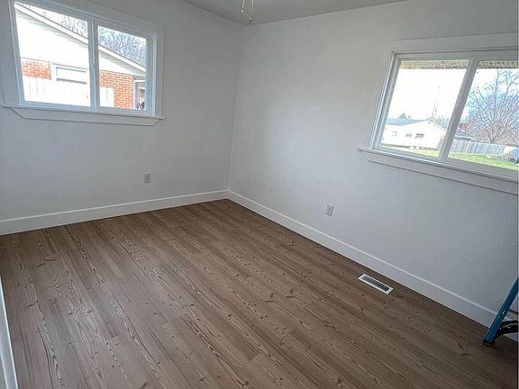 4th image of 6688 Ravenna Ave