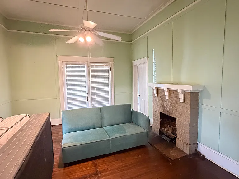 303 Crayton St — Photo 3
