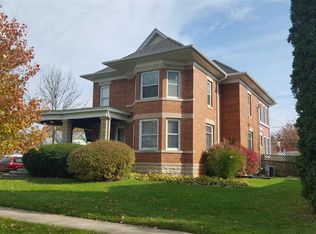 402 S Main St, Mount Carroll, IL 61053