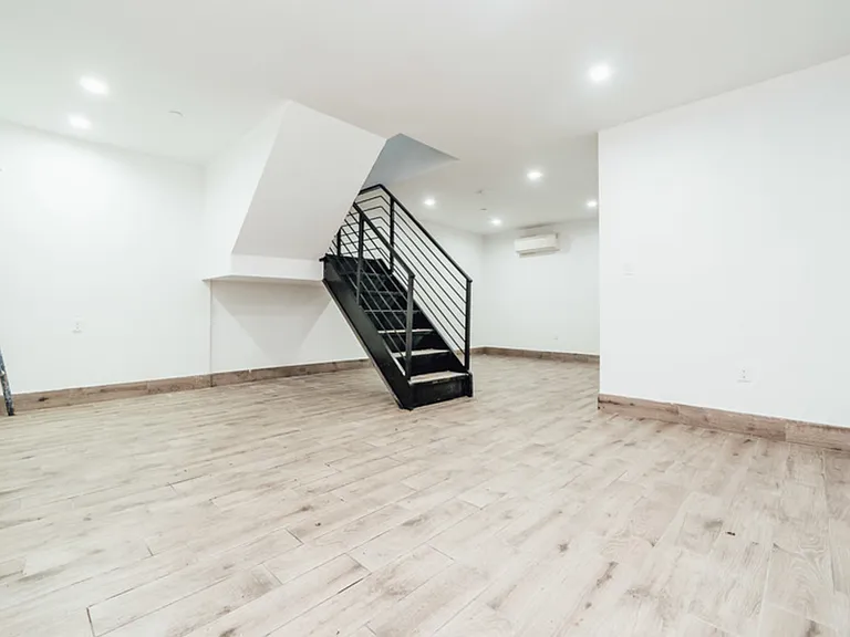 67 Stanhope St #1G — Photo 8