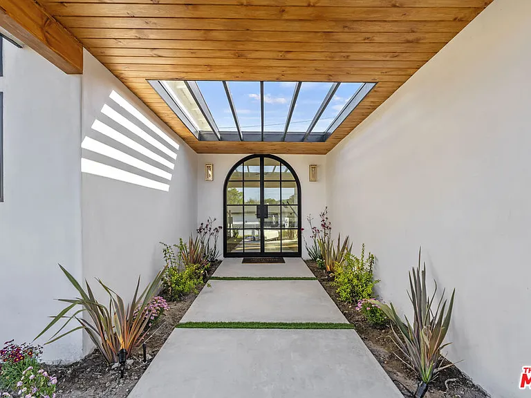 4600 Don Quixote Dr — Photo 5