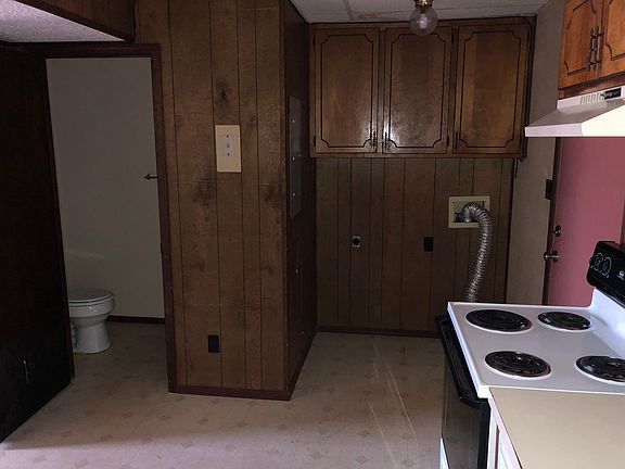 4th image of 2607 W C St