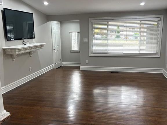 2nd image of 23245 Berkley St