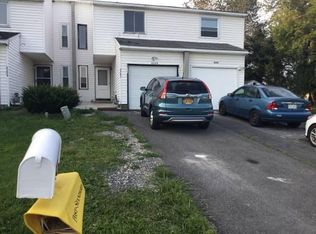 8282 Trevi Ln, Clay, NY 13041