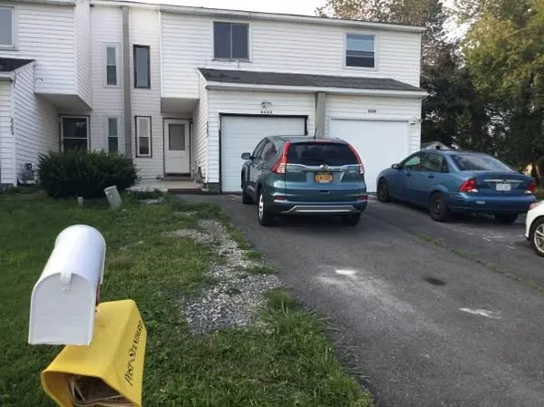 8282 Trevi Ln, Clay, NY 13041