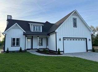 4008 Faith Ln, Saint Charles, IL