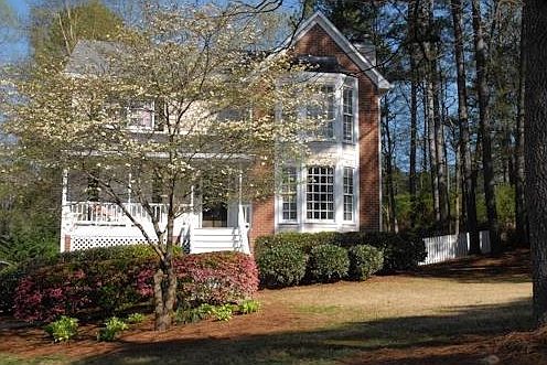 1st image of 381 Strawberry Wynde NW