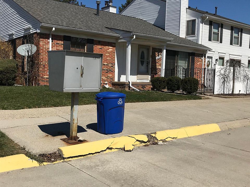 1st image of 38936 Golfview Dr