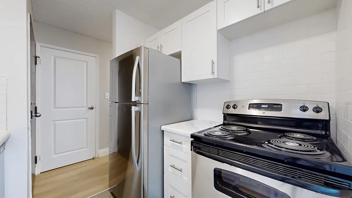 Building Photo - 126 Bay St #FEED
