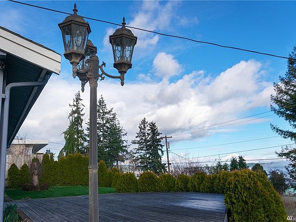 3rd image of 1358 Country Club Dr