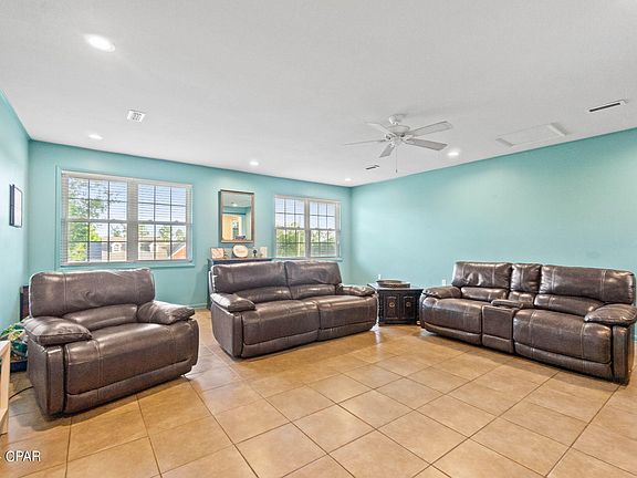 3rd image of 4676 River Dr