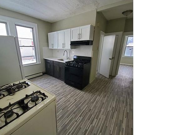 4th image of 118 Brookdale Ave