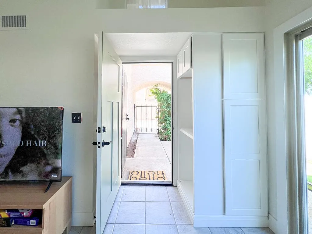 Building Photo - 2019 W Lemon Tree Pl #1172