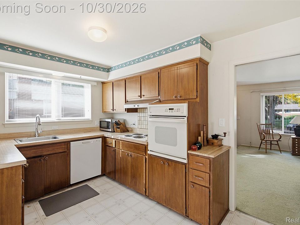 21980 Tredwell Ave, photo 11