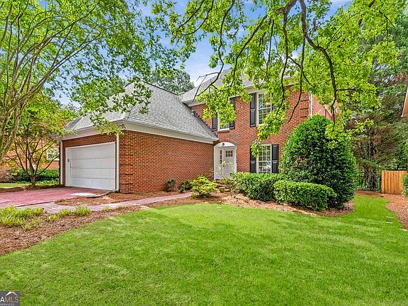 2nd image of 579 N Palisades Cir SE