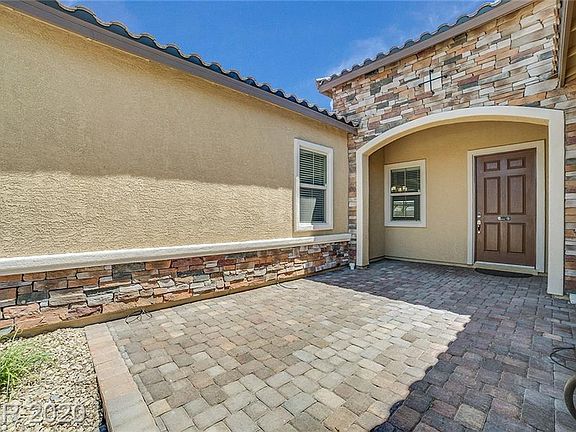 2nd image of 10093 Cambridge Brook Ave