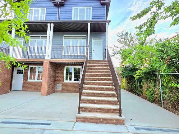 3rd image of 785 Olympia Blvd