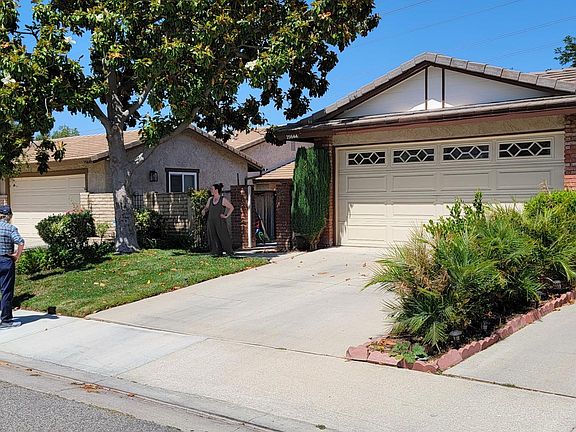 2nd image of 25644 Alicante Dr