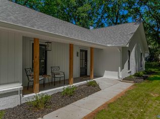 104 Jenni Leigh Dr NW, Huntsville, AL 35806