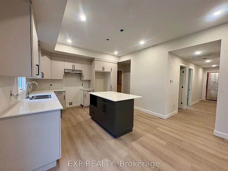 1089 Notre Dame St #4 — Photo 8