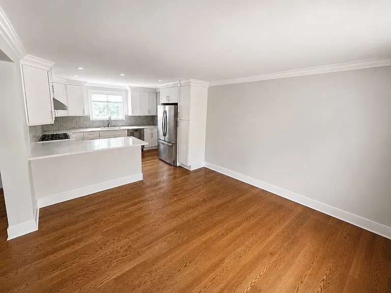 77 Mill Spring Rd — Photo 2