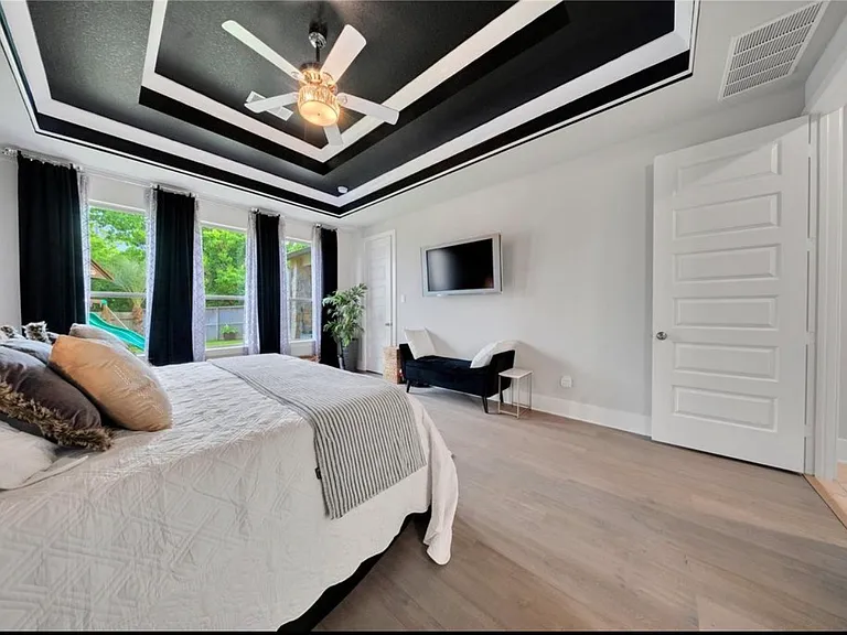 8826 Forest Side Dr — Photo 32