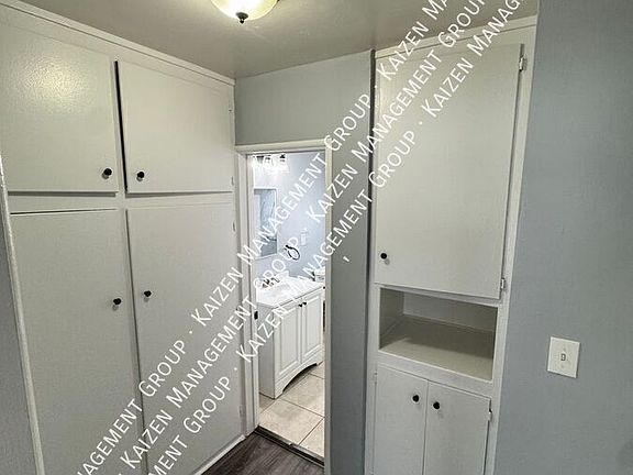 5th image of 1980 Henderson Ave #3