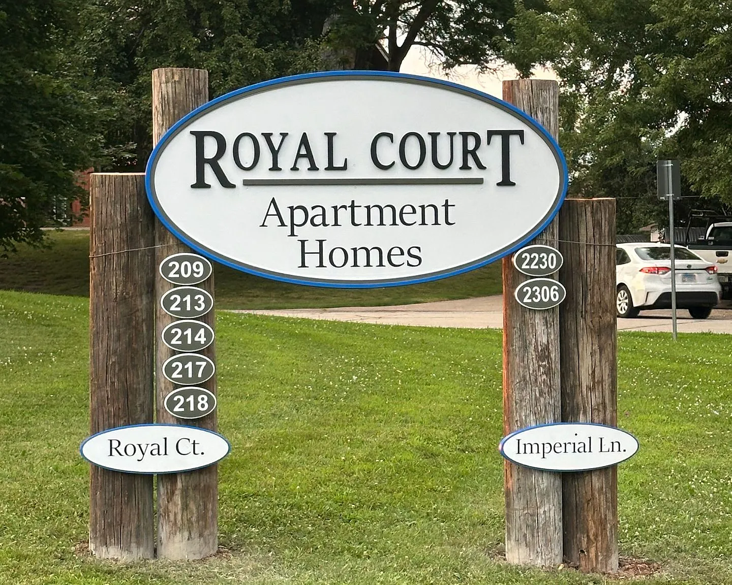 Royal Lights Apartments — Photo 1