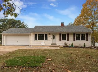 449 Radford Ln, Ballwin, MO 63021