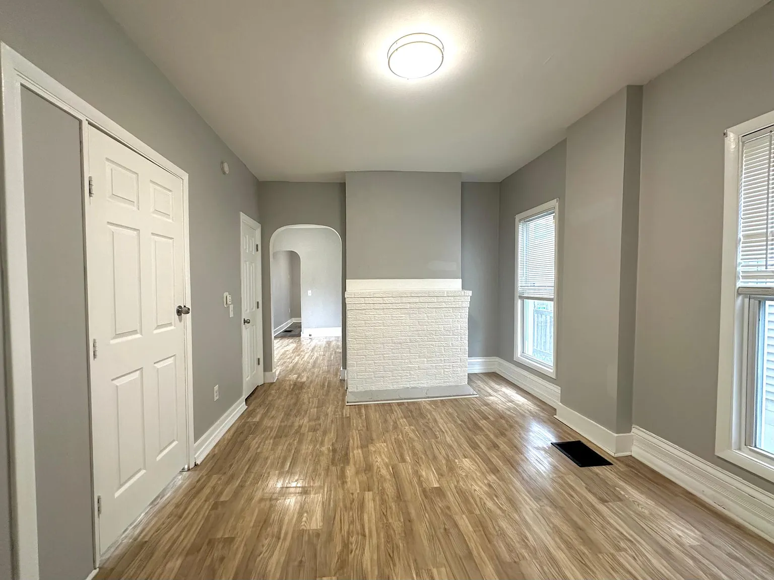 2 bed, 1019 sqft, $1,300 — Photo 2