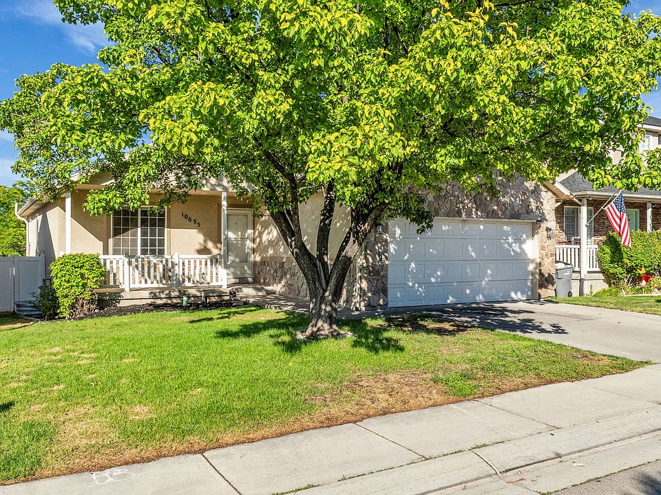 1st image of 10695 Pine Grove Way