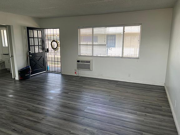 5th image of 14521 Clark St APT 9